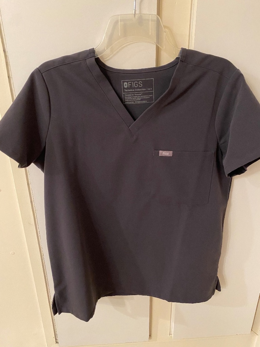 Figs petite gray scrub top
